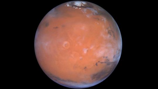 ¿Vida marciana? Descubrieron en Marte roca fundida con condiciones ideales para los microbios