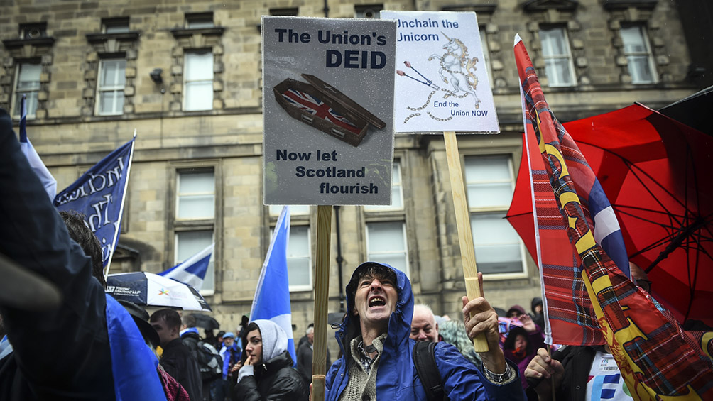 El Gobierno británico busca frenar el referendo independentista de Escocia