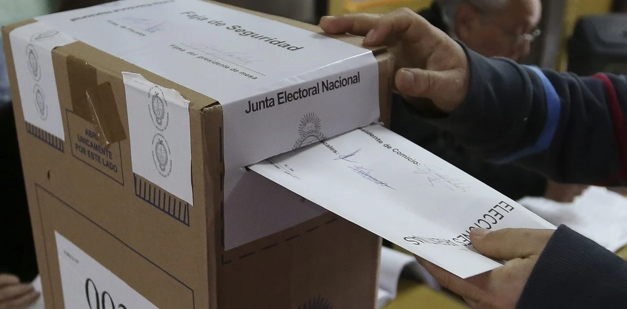 Adelanto de Clarín  Nueva encuesta electoral: preguntaron por la presidencial 2023 y hubo un podio inesperado