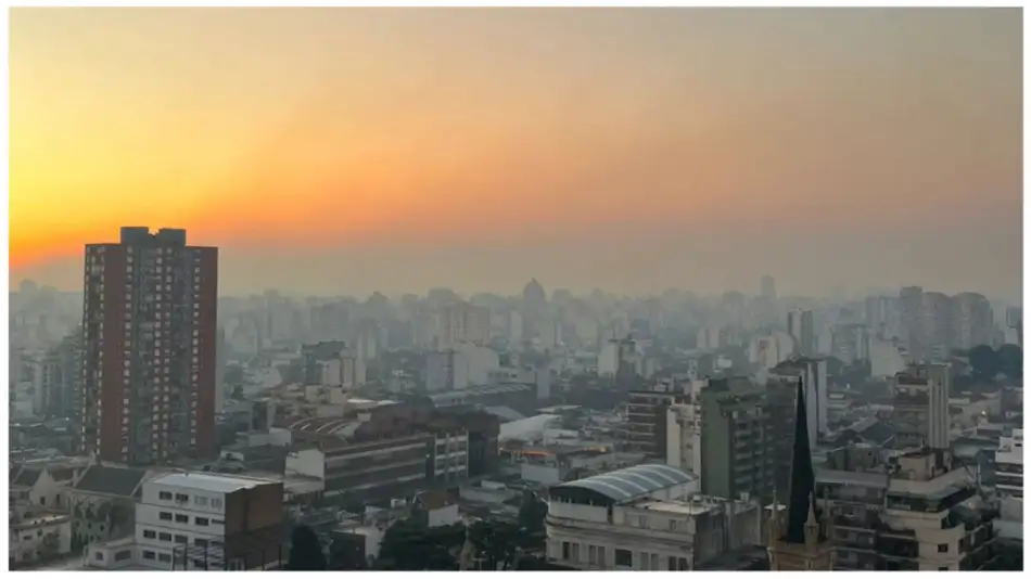 Un frente de humo llegó a la Ciudad de Buenos Aires: qué recomienda el Servicio Meteorológico Nacional