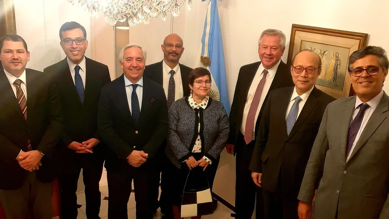 Fuerte crítica del embajador de Ucrania en la ONU a su par argentino por mostrarse con un delegado ruso