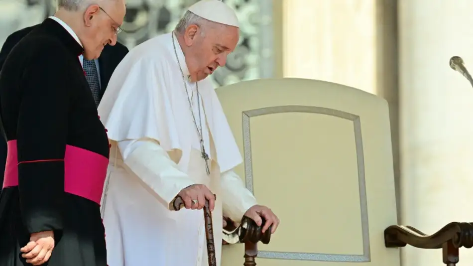¿Renuncia el Papa? Francisco alienta las especulaciones con cumbre de cardenales y viajes cancelados