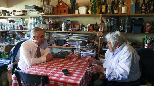 Alberto Fernández cerró su viaje de este viernes a Uruguay visitando a Pepe Mujica